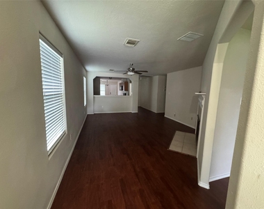 16942 Reston Glen Lane - Photo Thumbnail 6