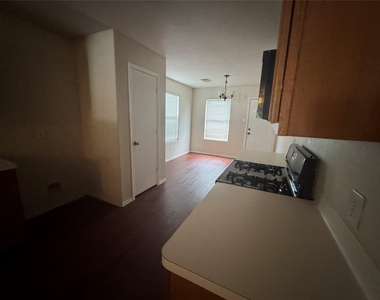 16942 Reston Glen Lane - Photo Thumbnail 12