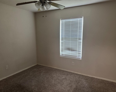 16942 Reston Glen Lane - Photo Thumbnail 32