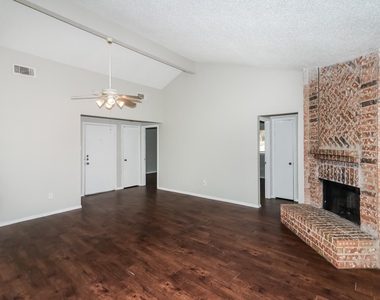 7506 Tetela Drive - Photo Thumbnail 3