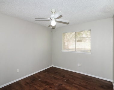 7506 Tetela Drive - Photo Thumbnail 13