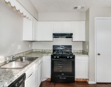 7506 Tetela Drive - Photo Thumbnail 8