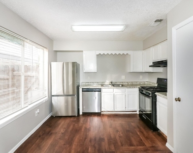 7506 Tetela Drive - Photo Thumbnail 7
