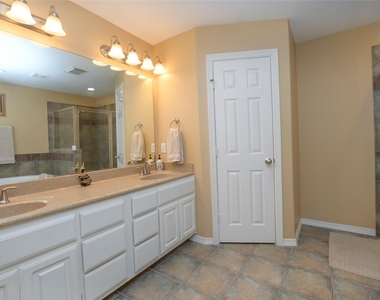 1375 Ella Place - Photo Thumbnail 19