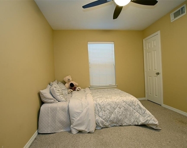 1375 Ella Place - Photo Thumbnail 17