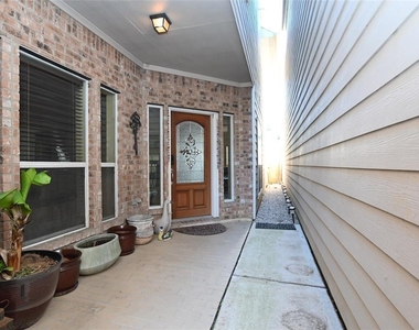 1375 Ella Place - Photo Thumbnail 2