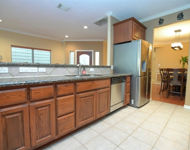 1375 Ella Place - Photo Thumbnail 9