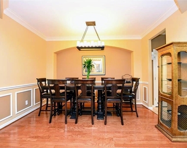 1375 Ella Place - Photo Thumbnail 5