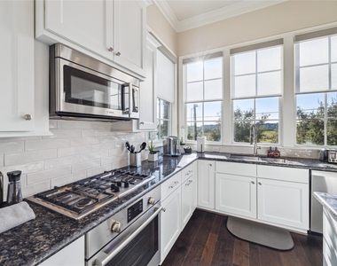 9455 Fannin Street - Photo Thumbnail 10