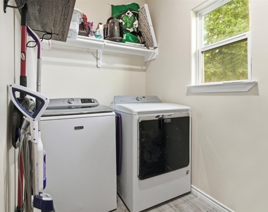 16529 Kingsbury Drive - Photo Thumbnail 8