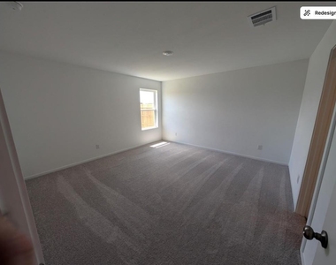 934 Capracotta Drive - Photo Thumbnail 8