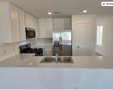 934 Capracotta Drive - Photo Thumbnail 4