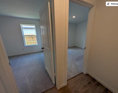 934 Capracotta Drive - Photo Thumbnail 7