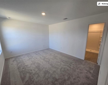 934 Capracotta Drive - Photo Thumbnail 5