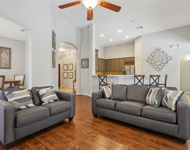 183 N Millport Circle - Photo Thumbnail 4
