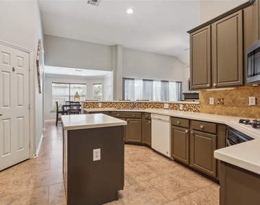183 N Millport Circle - Photo Thumbnail 9