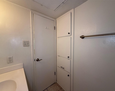 2250 Bering Drive - Photo Thumbnail 16