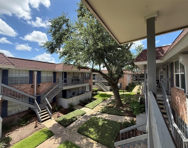 2250 Bering Drive - Photo Thumbnail 2