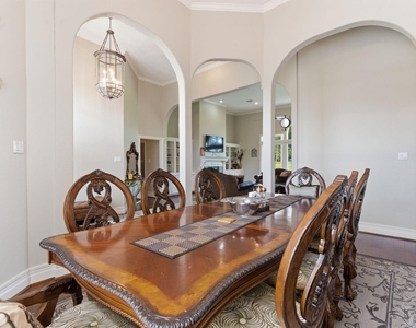 108 Somerton Drive - Photo Thumbnail 8