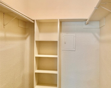 8100 Creekbend Drive - Photo Thumbnail 10