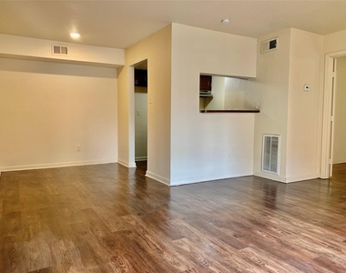 8100 Creekbend Drive - Photo Thumbnail 4