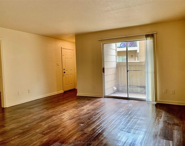 8100 Creekbend Drive - Photo Thumbnail 3