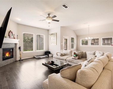 3911 Ballard - Photo Thumbnail 9