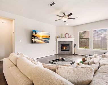 3911 Ballard - Photo Thumbnail 7
