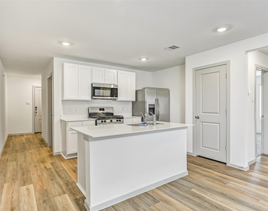1015 Bluegill Drive - Photo Thumbnail 3