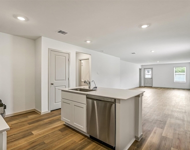 1015 Bluegill Drive - Photo Thumbnail 7