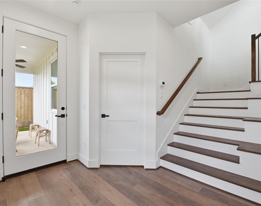 7702 Earl Rudder Way - Photo Thumbnail 3