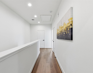 7702 Earl Rudder Way - Photo Thumbnail 32