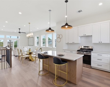 7702 Earl Rudder Way - Photo Thumbnail 20