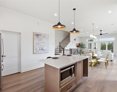 7702 Earl Rudder Way - Photo Thumbnail 21