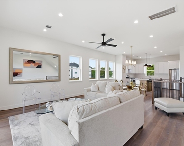 7702 Earl Rudder Way - Photo Thumbnail 11