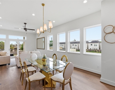 7702 Earl Rudder Way - Photo Thumbnail 16