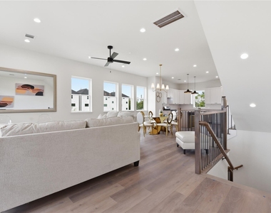 7702 Earl Rudder Way - Photo Thumbnail 8