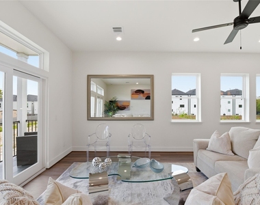 7702 Earl Rudder Way - Photo Thumbnail 12
