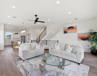 7702 Earl Rudder Way - Photo Thumbnail 10