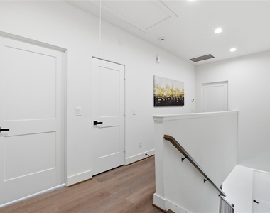 7702 Earl Rudder Way - Photo Thumbnail 28