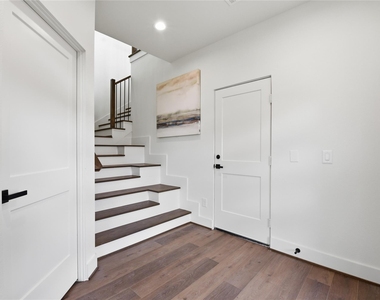 7702 Earl Rudder Way - Photo Thumbnail 4