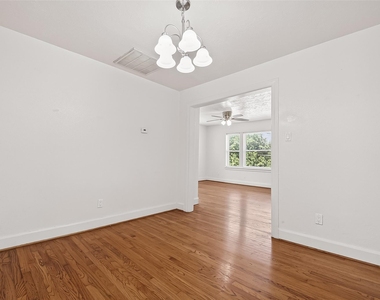 609 Cortlandt Street - Photo Thumbnail 9