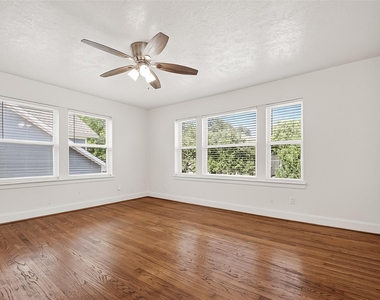 609 Cortlandt Street - Photo Thumbnail 4