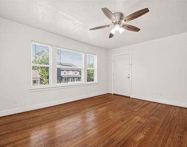 609 Cortlandt Street - Photo Thumbnail 5