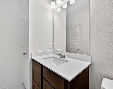 5019 Bowen Prairie Drive - Photo Thumbnail 38