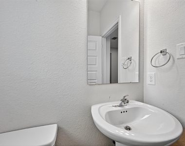 5019 Bowen Prairie Drive - Photo Thumbnail 20
