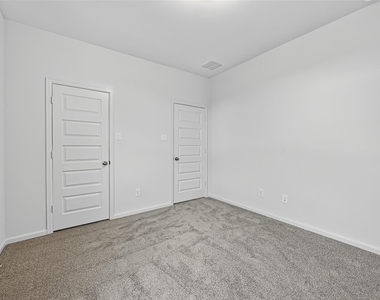5019 Bowen Prairie Drive - Photo Thumbnail 33