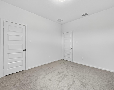5019 Bowen Prairie Drive - Photo Thumbnail 28