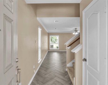 1418 Banbury Court - Photo Thumbnail 5