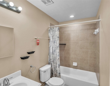 1418 Banbury Court - Photo Thumbnail 21